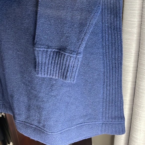 The North Face mens wool blend medium navy sweater - Picture 4 of 6